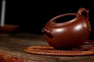 浅谈紫砂壶在泡茶与化妆品中的功能与运用